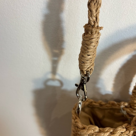 CROSSBODY Woven Tan Handbag Metal Hardware Interior Pouch with Drawstring - Picture 6 of 8